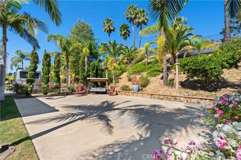 Tiny photo for 5492 Calarosa Ranch Rd, Camarillo, CA 93012 (MLS # SR26071382)