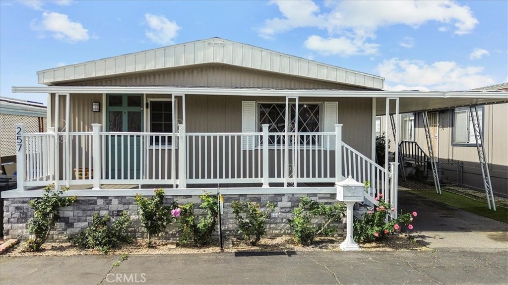 9080 9080 Bloomfield Avenue 257