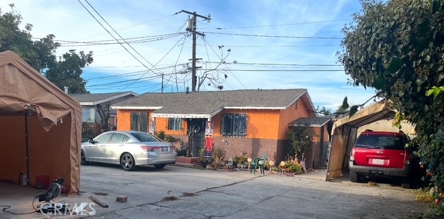 Three fully rented units in close proximity to everything! In times when it is difficult to come across investment property you are invited to entertain these three units with ample parking. 201, 201 1/2, 203 W Raymond St. Two separate buildings house 2 bedrooms / 1 bath rent collected $1,900, 2 bedrooms / 1 bath rent collected $1,900 and a 1 bedroom / 1 bath rent collected $1,200. Seller has prepared for the sale and he is ready to go!