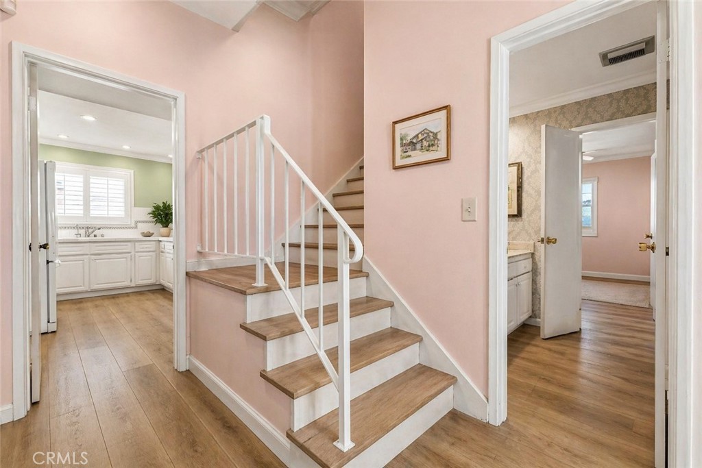 1636 Hanging Rock