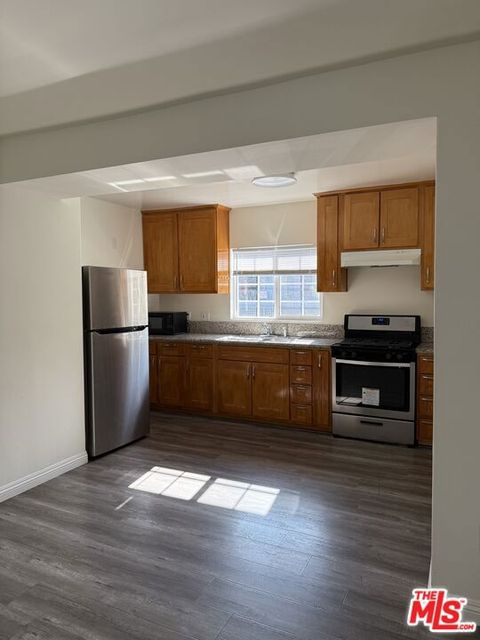 Photo of 356 S St Andrews Place, Los Angeles, CA 90020 (MLS # 25630165)