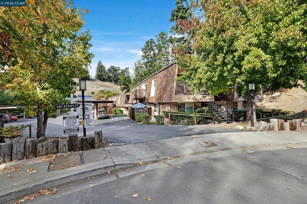 146 Ascot Ct 2