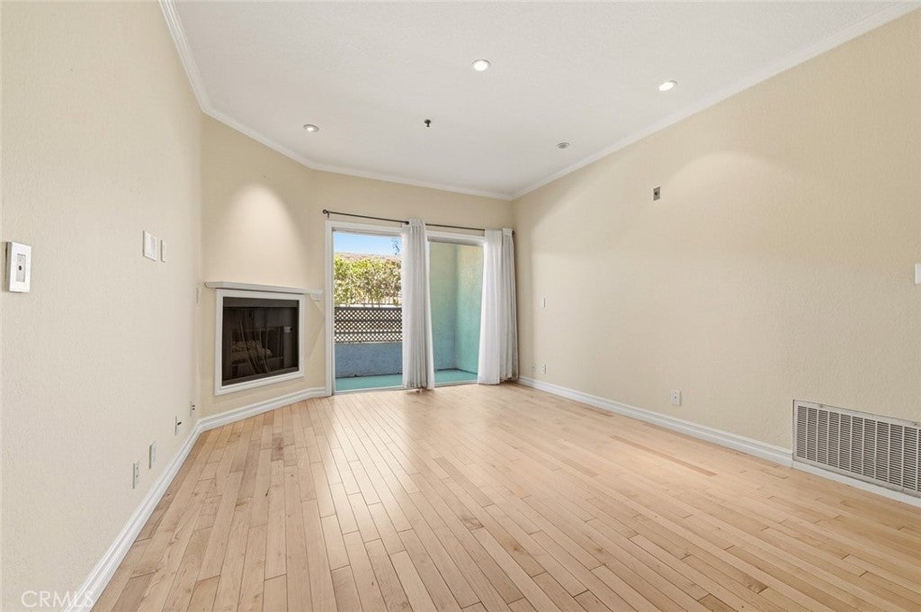 300 N El Molino Avenue N 107