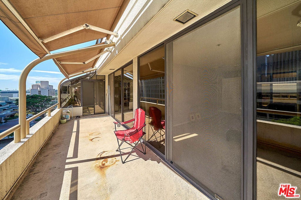 121 S Hope Street 510