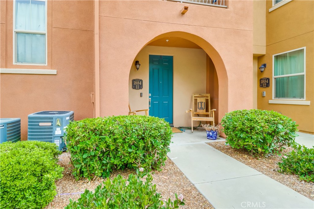 This beautifully upgraded 3-bedroom, 3-bathroom condo, located in the desirable Eastlake, Chula Vista area, offers 1479 square feet of comfortable living space. The home boasts numerous modern upgrades, including stylish shaker cabinets and elegant granite countertops in the kitchen. The bathrooms feature matching vanities, enhancing the cohesive design throughout the condo. The master suite includes a spacious walk-in closet, providing ample storage. Step outside onto your private balcony, perfect for relaxing and enjoying the California sunshine. This condo complex is approved for both FHA and VA financing, making it accessible to a wider range of potential buyers. The community offers a variety of amenities designed for entertainment and leisure, including swimming pools, a jacuzzi, and an outdoor BBQ area. Families will appreciate the kids' playgrounds, providing a safe and fun environment for children. The location is ideal, with close proximity to local parks, shopping centers, and a diverse selection of restaurants, ensuring convenience and a vibrant lifestyle. This condo is an excellent opportunity to own a move-in-ready home in a sought-after community with numerous amenities and convenient access to local attractions.