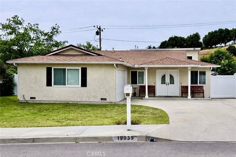 Photo of 19039 Quebec Ave, Corona, CA 92881 (MLS # CV26077201)