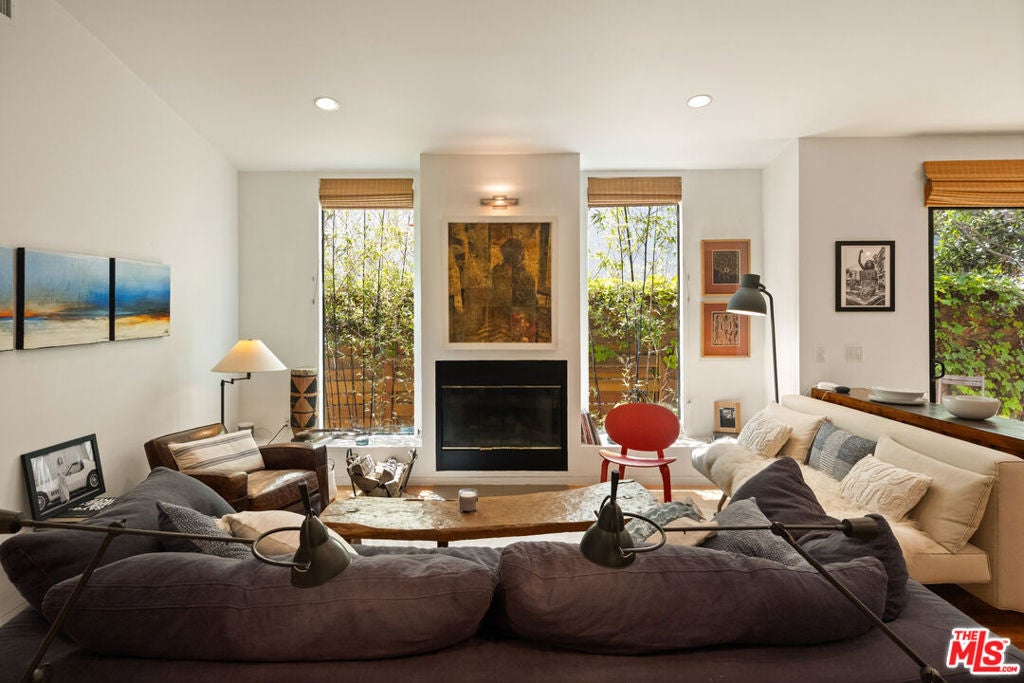 2005 Walnut Avenue
