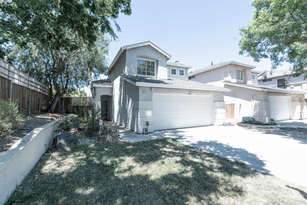 Just Listed! Discover this beautifully renovated 3-bedroom, 2.5-bath home perfectly situated in a prime location close to shopping, schools, and major commuter routes. Every detail has been thoughtfully updated, offering spacious living areas, and a layout ideal for both entertaining and everyday living. Don’t miss your chance to tour this stunning home during our First Open House Weekend— Sunday 7/20from 12:00 to 3:30 PM. Come see what makes this home the one you’ve been waiting for!
