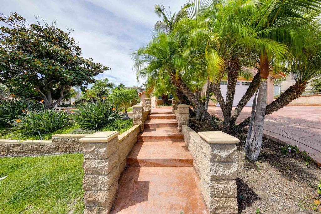 387 Bay Leaf Dr DR