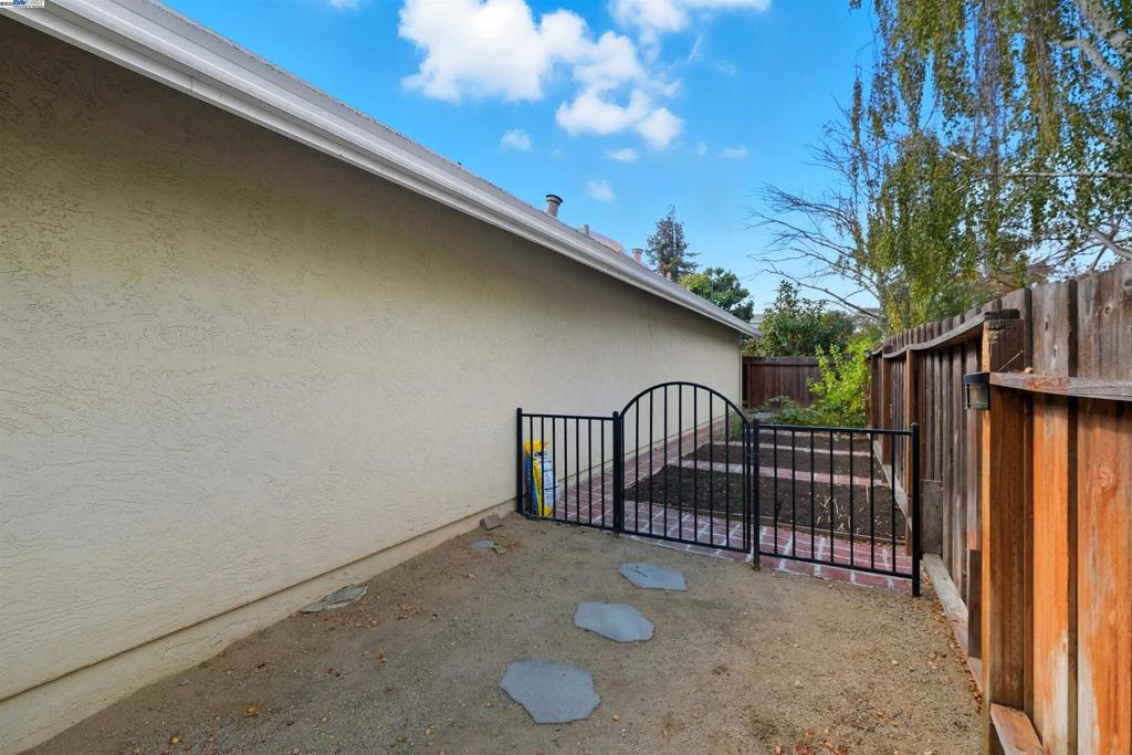 PONDEROSA VILLAG - Residential