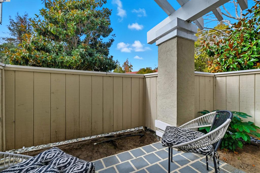 PONDEROSA VILLAG - Residential