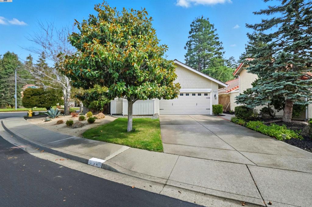 PONDEROSA VILLAG - Residential