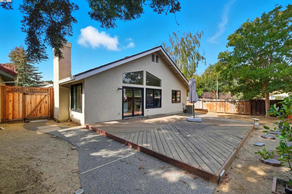 PONDEROSA VILLAG - Residential