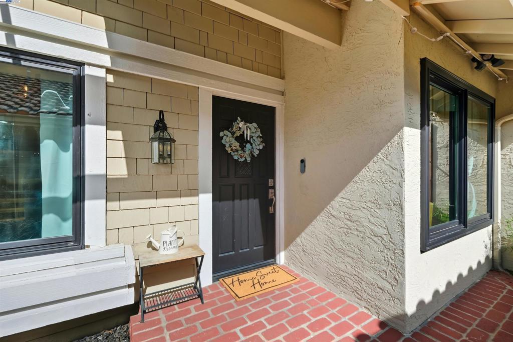 PONDEROSA VILLAG - Residential