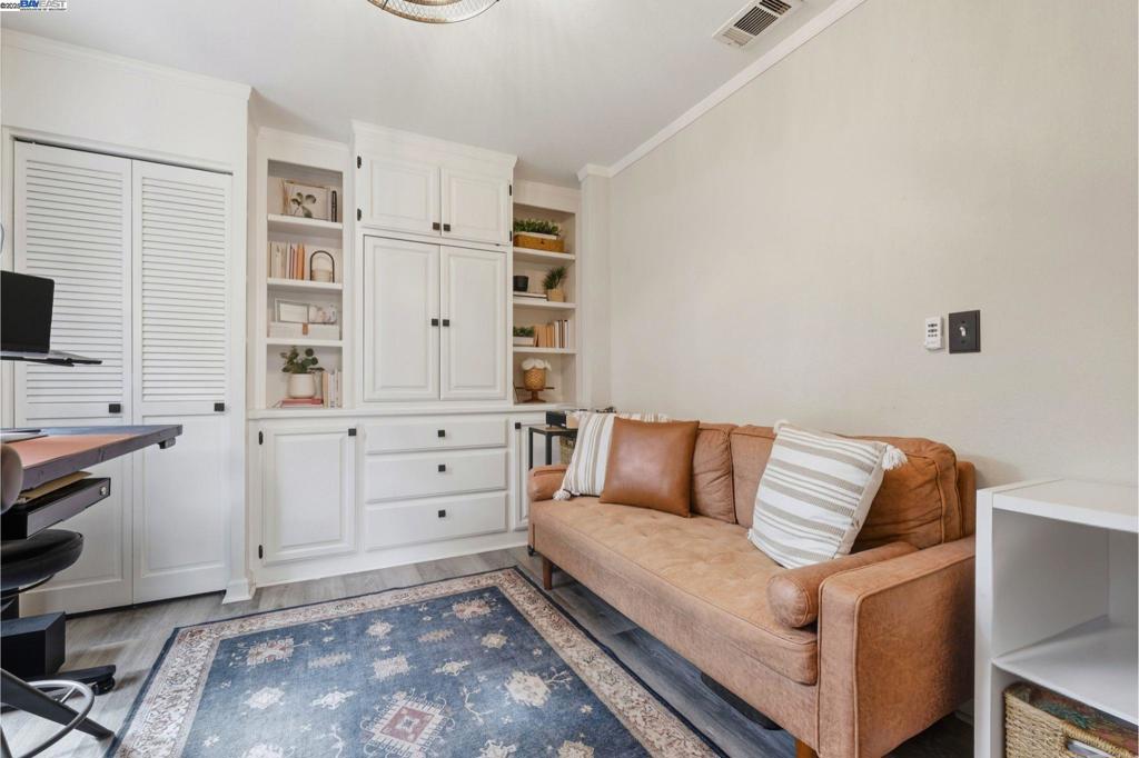 PONDEROSA VILLAG - Residential