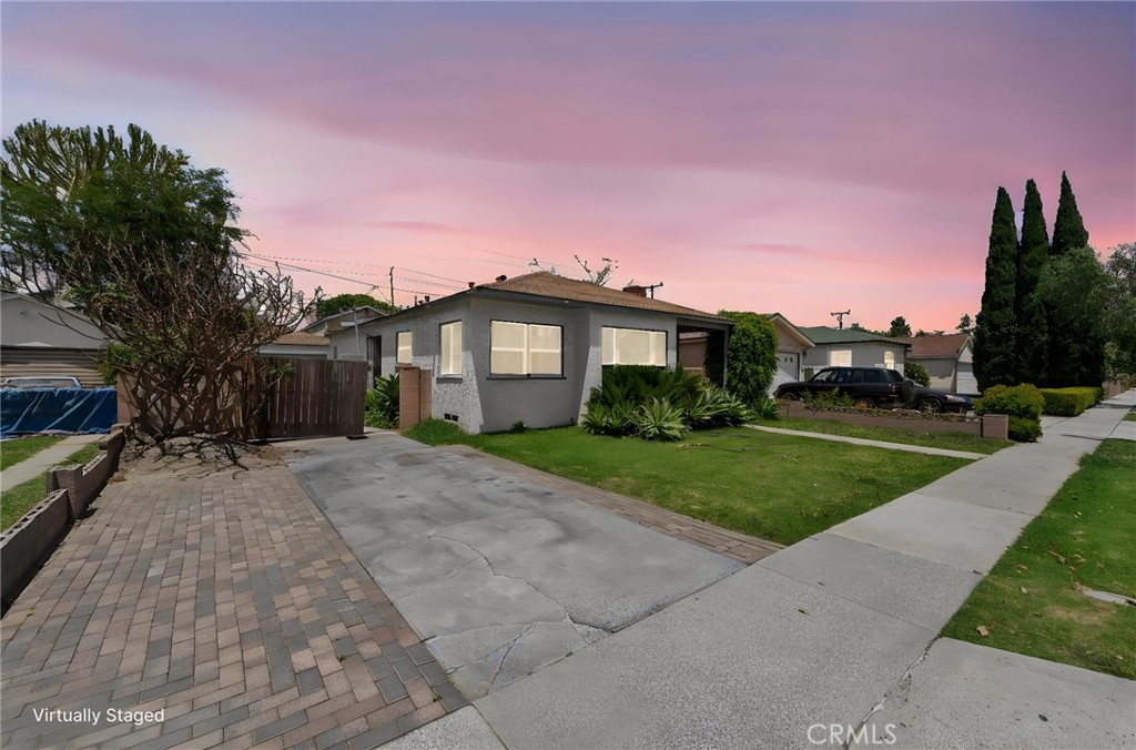 2725 E Tyler