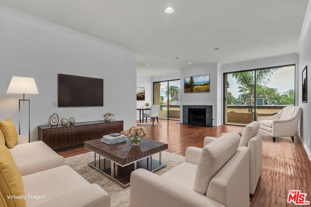 8642 Gregory Way 202, Los Angeles CA 90035