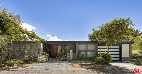 Photo of 6190 Temple Hill Drive, Los Angeles, CA 90068 (MLS # 26668575)