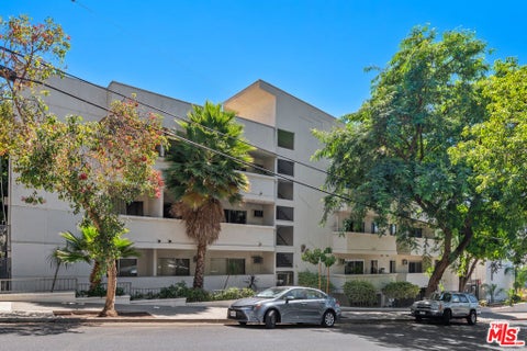 Photo of 960 Larrabee Street #328, West Hollywood, CA 90069 (MLS # 26914581)