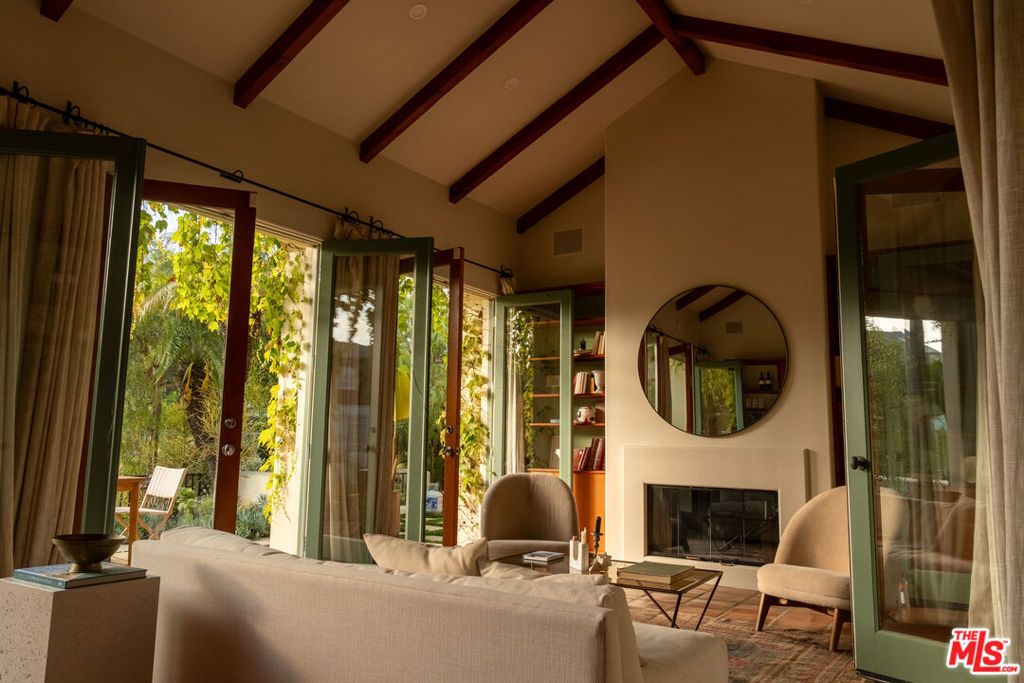Photo of 416 Carroll Canal, Venice, CA 90291 (MLS # 25560403)