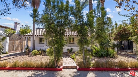 Photo of 6636 Colgate Avenue, Los Angeles, CA 90048 (MLS # 26103552)