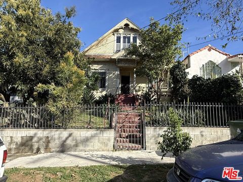 Photo of 324 N Burlington Avenue, Los Angeles, CA 90026 (MLS # 26667537)