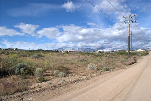 Photo of 0 Prairie Trl, Oak Hills, CA 92344 (MLS # CV26079315)