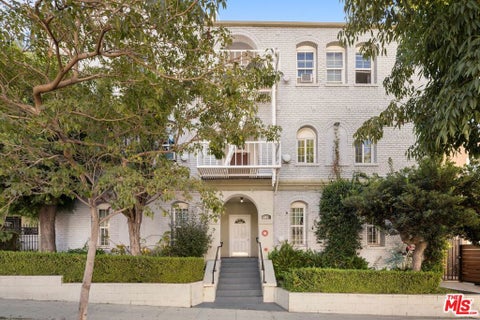 Photo of 142 N Rampart Boulevard, Los Angeles, CA 90026 (MLS # 26997933)