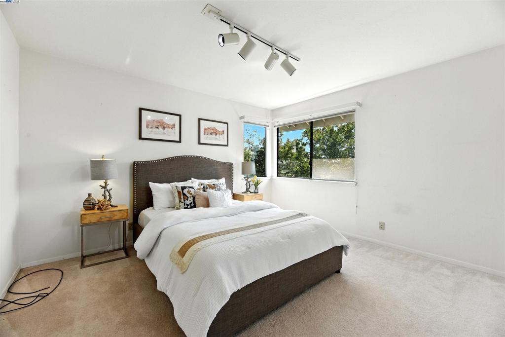 ANTELOPE HILLS - Residential