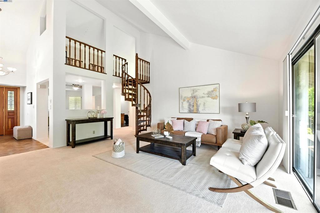 646 Bella Vista Ct
