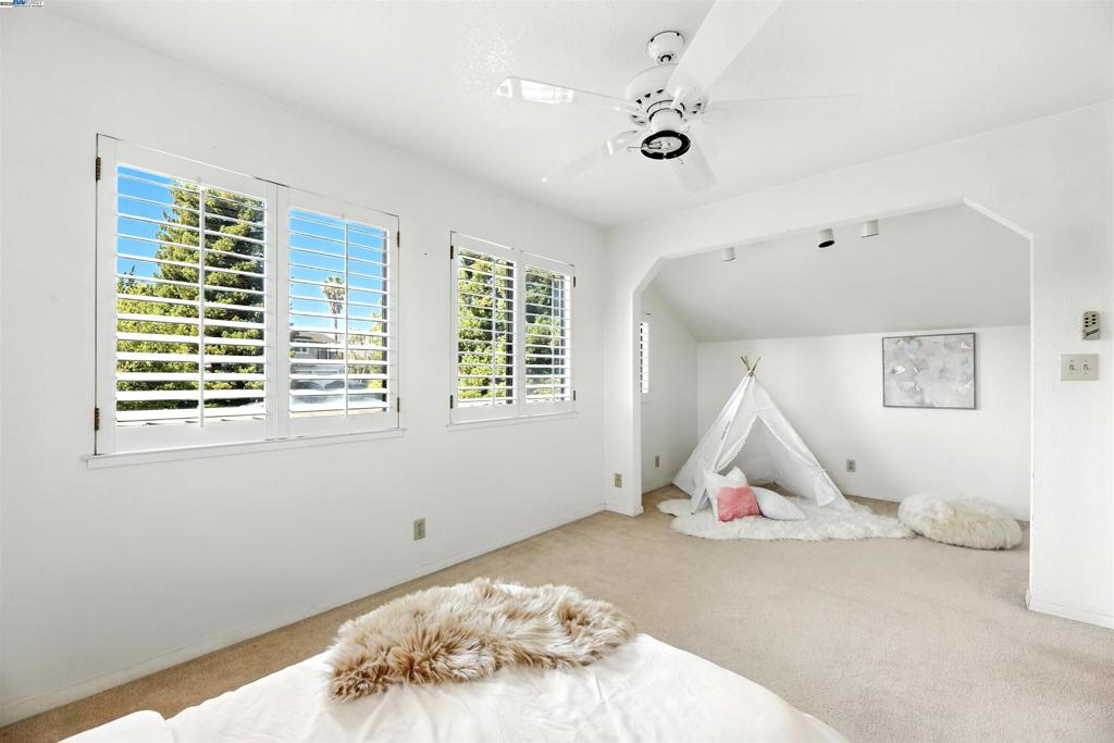 ANTELOPE HILLS - Residential