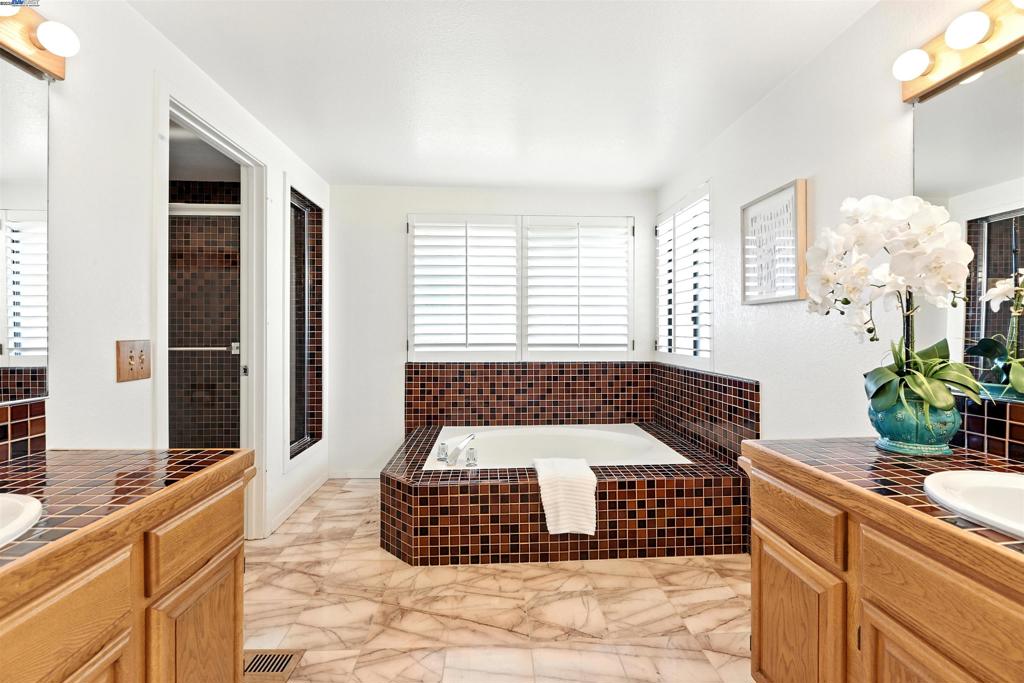 ANTELOPE HILLS - Residential