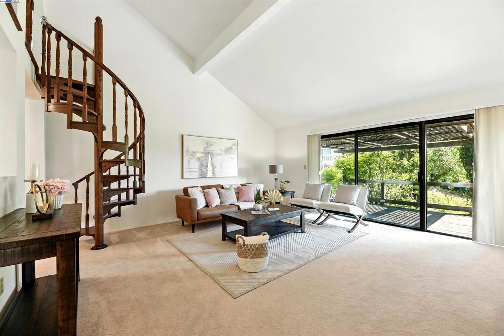 646 Bella Vista Ct
