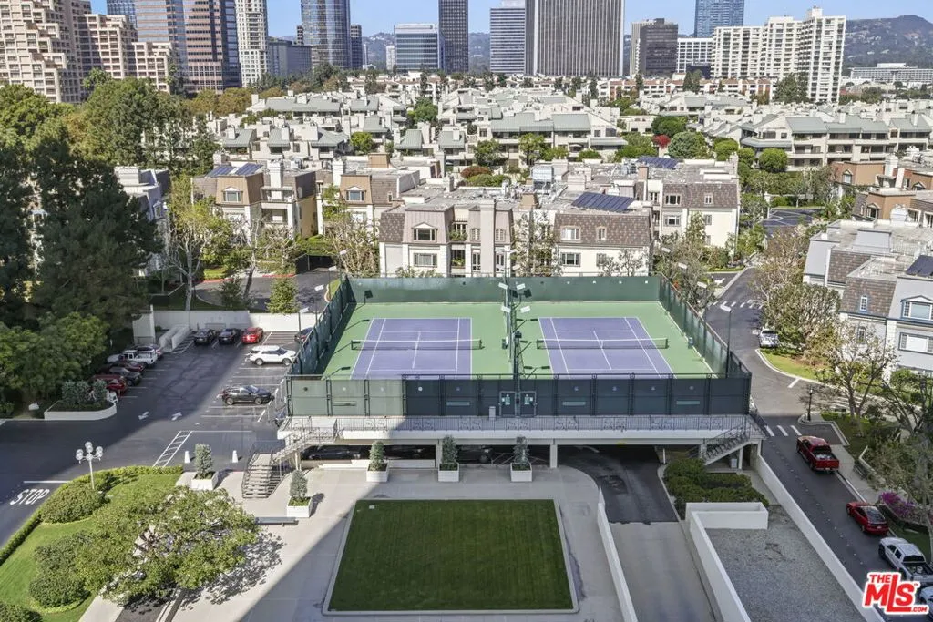 Los Angeles, California 90067, United States, 2 Bedrooms Bedrooms, ,2 BathroomsBathrooms,Residential,Active,240432