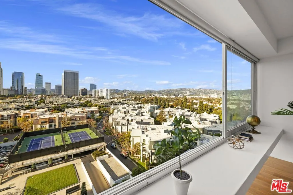 Los Angeles, California 90067, United States, 2 Bedrooms Bedrooms, ,2 BathroomsBathrooms,Residential,Active,240432