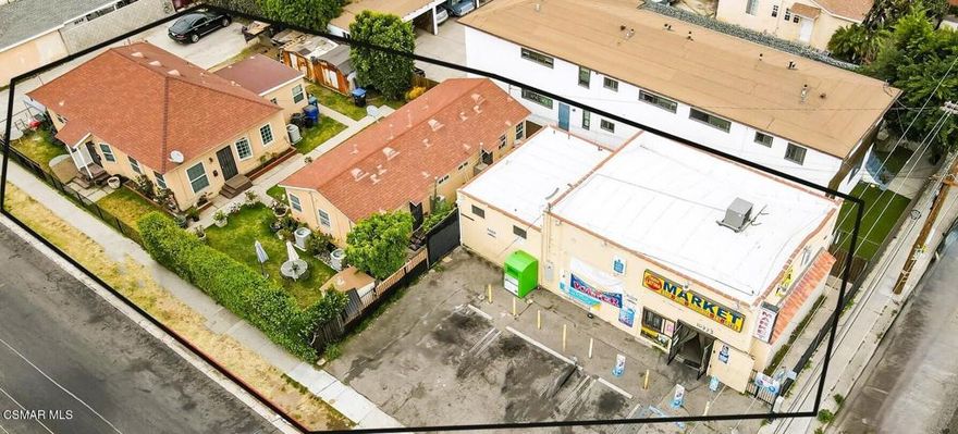 Exceptional Mixed Use (Residential/Commercial) Investment Opportunity in Prime Inglewood!  Don't miss your chance to own a rare 4-unit income-producing property plus an established market in the thriving city of Inglewood! This turnkey investment comes fully leased with long term tenants on month to month contracts.  Each unit is tenant-occupied and the on-site market is already serving the local community with a loyal customer base. Whether you're a seasoned investor or looking to expand your portfolio, this is an ideal opportunity in one of LA's hottest growth areas. Act fast--opportunities like this don't last!