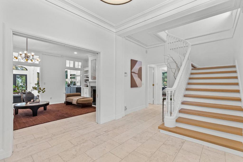 1142 Moore Road