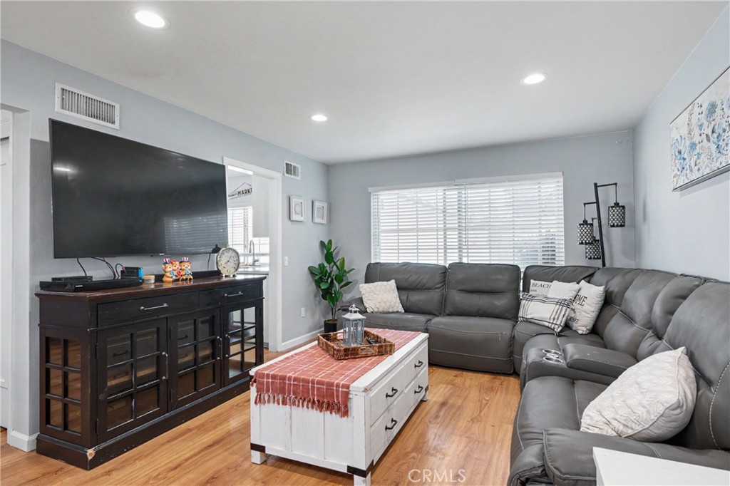640 W Imperial