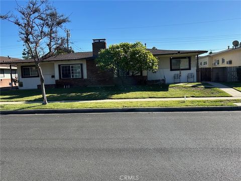 Photo of 530 S Stewart Drive S, Covina, CA 91723 (MLS # CV25245878) Photo of 530 S Stewart Drive S, Covina, CA 91723 (MLS # CV25245878)