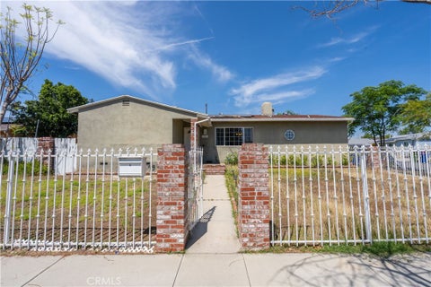 Photo of 13655 Chase Street, Arleta, CA 91331 (MLS # SR26180945)