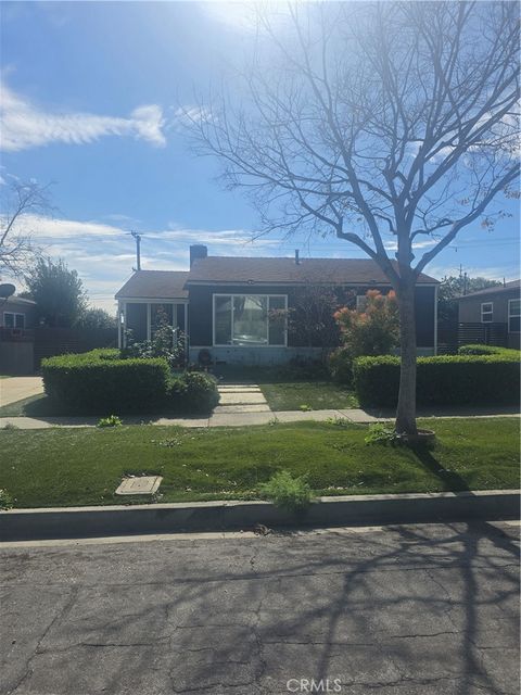 Photo of 612 W Ellis Ave, Inglewood, CA 90302 (MLS # DW26024177)