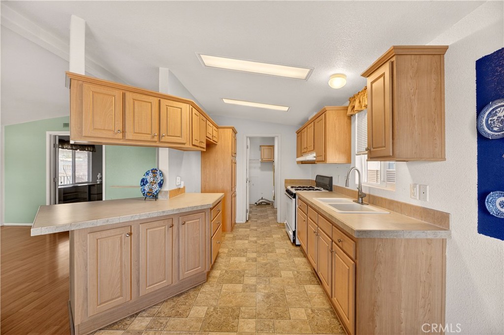 725 W Thornton 10