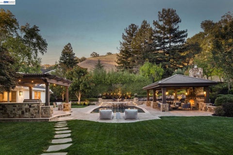Photo of 2780 Mossy Oak Dr, Danville, CA 94506 (MLS # 41143839)