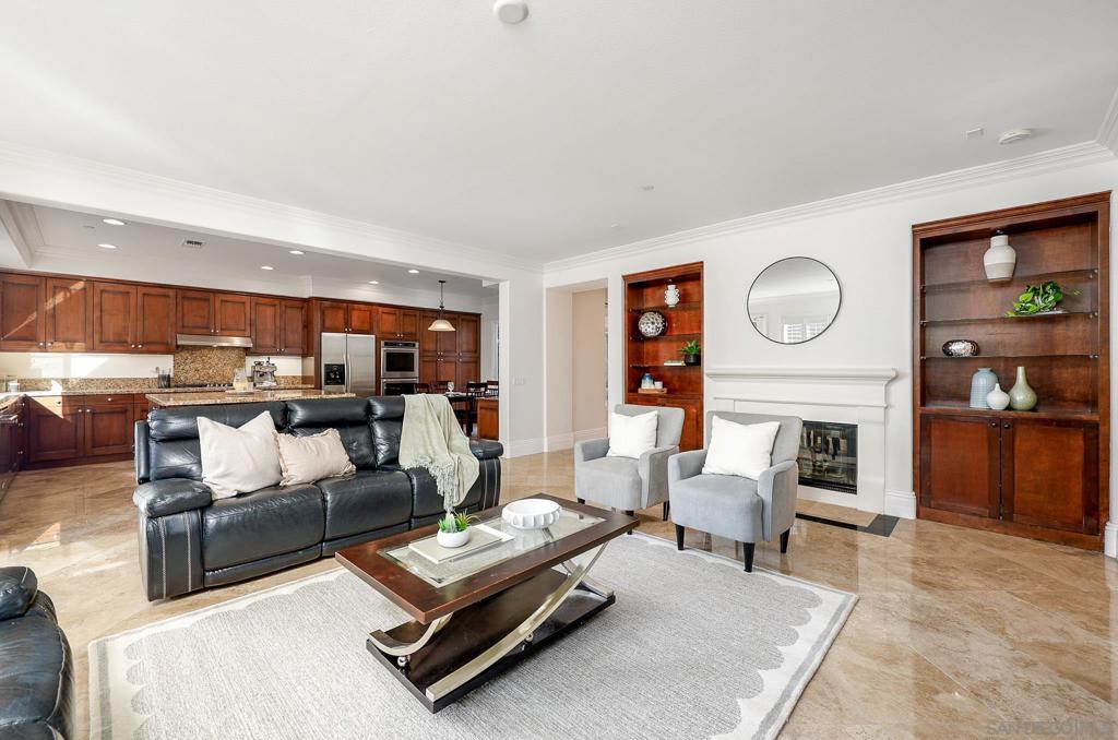 10237 Paseo De Linda