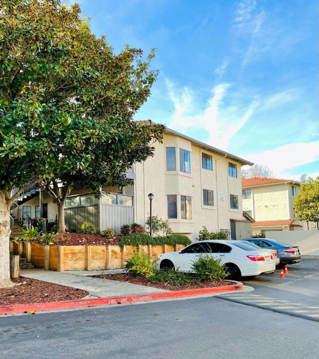 Photo of 403 Kenbrook Circle, San Jose, CA 95111 (MLS # ML82025935)