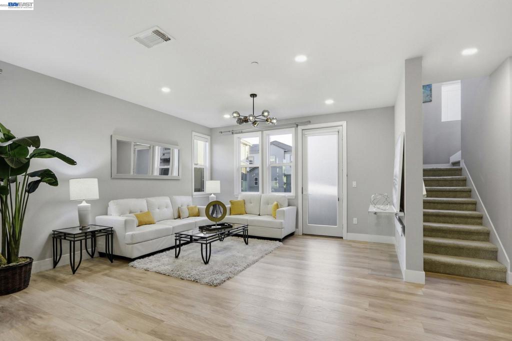 1427 Lavender Loop