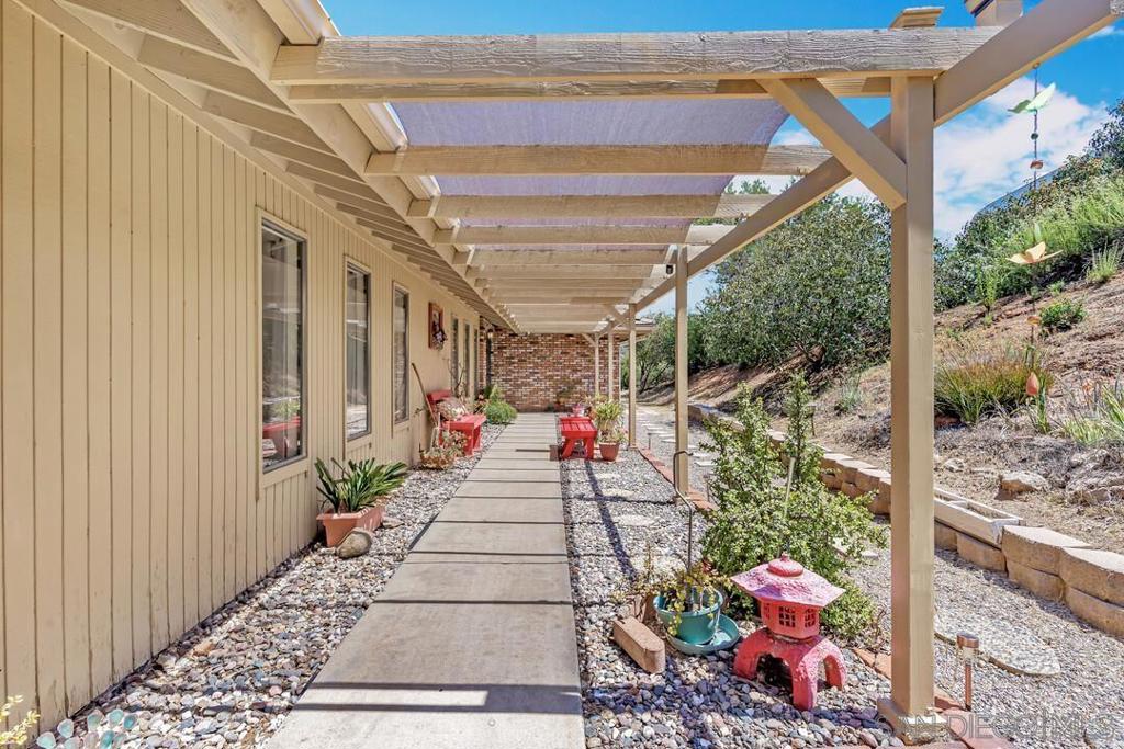 3176 Via Viejas