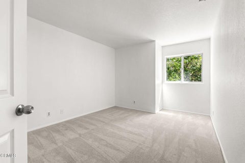Tiny photo for 852 Vista Arriago, Camarillo, CA 93012 (MLS # V1-38868)