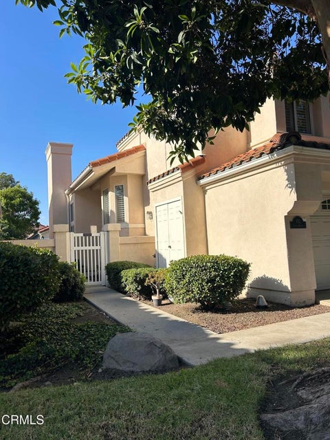Photo of 852 Vista Arriago, Camarillo, CA 93012 (MLS # V1-38868)