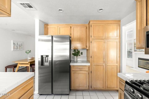 Tiny photo for 852 Vista Arriago, Camarillo, CA 93012 (MLS # V1-38868)